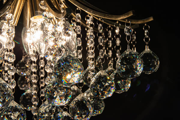 Kryształki w lampie glamour